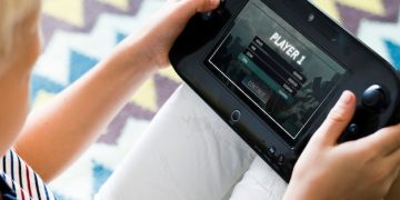 Nintendo Switch OLED vs. Steam Deck: Die beste Handheld-Konsole für 2025? - Cover Image